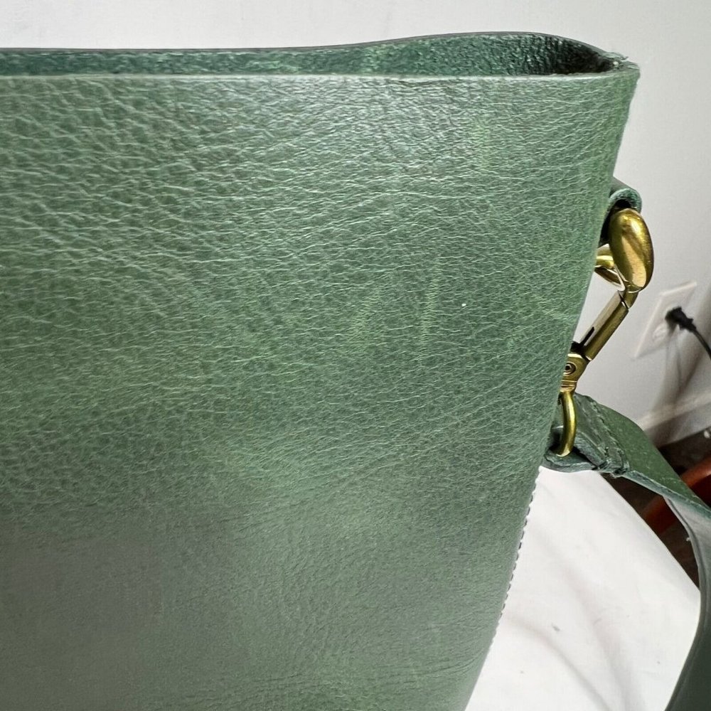 Madewell Forest Green Leather Bucket Bag - Picture 4 of 16